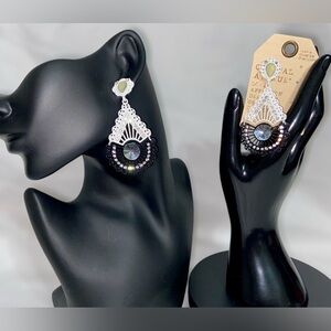 Crystal avenue tear drop earrings color black & white NWT